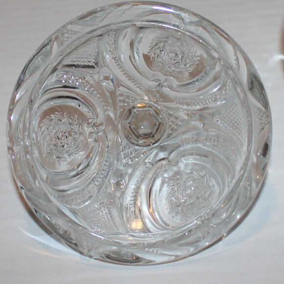 Ornate Cut Glass Gold Trimmed Sugar Bowl with Lid 6 Inches Vintage Glassware Tab - Picture 6 of 9